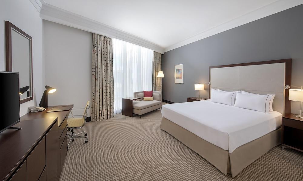 Doubletree By Hilton Doha - Al Sadd Ξενοδοχείο Εξωτερικό φωτογραφία A room at the Hilton London Heathrow