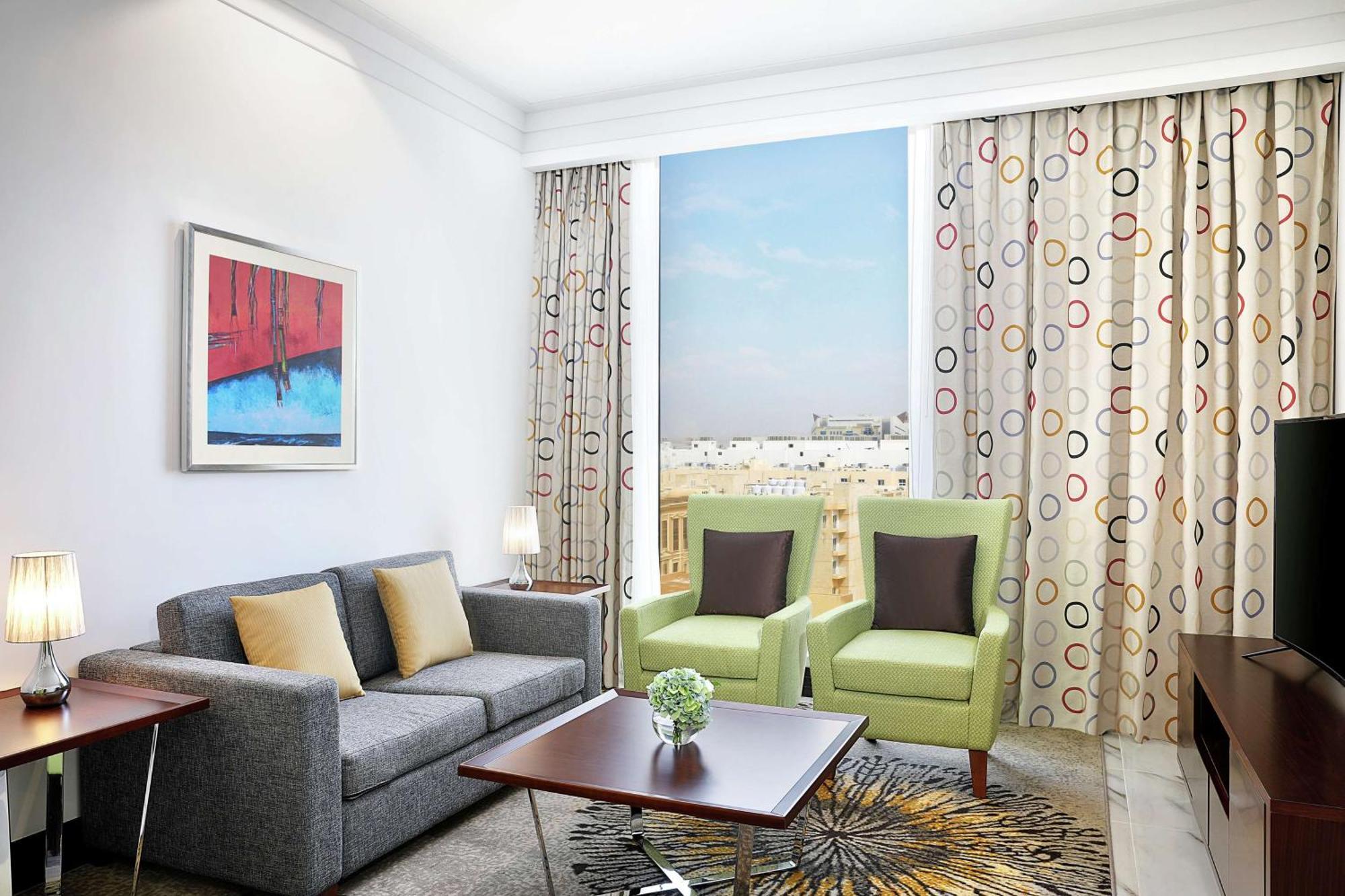 Doubletree By Hilton Doha - Al Sadd Ξενοδοχείο Εξωτερικό φωτογραφία A living room