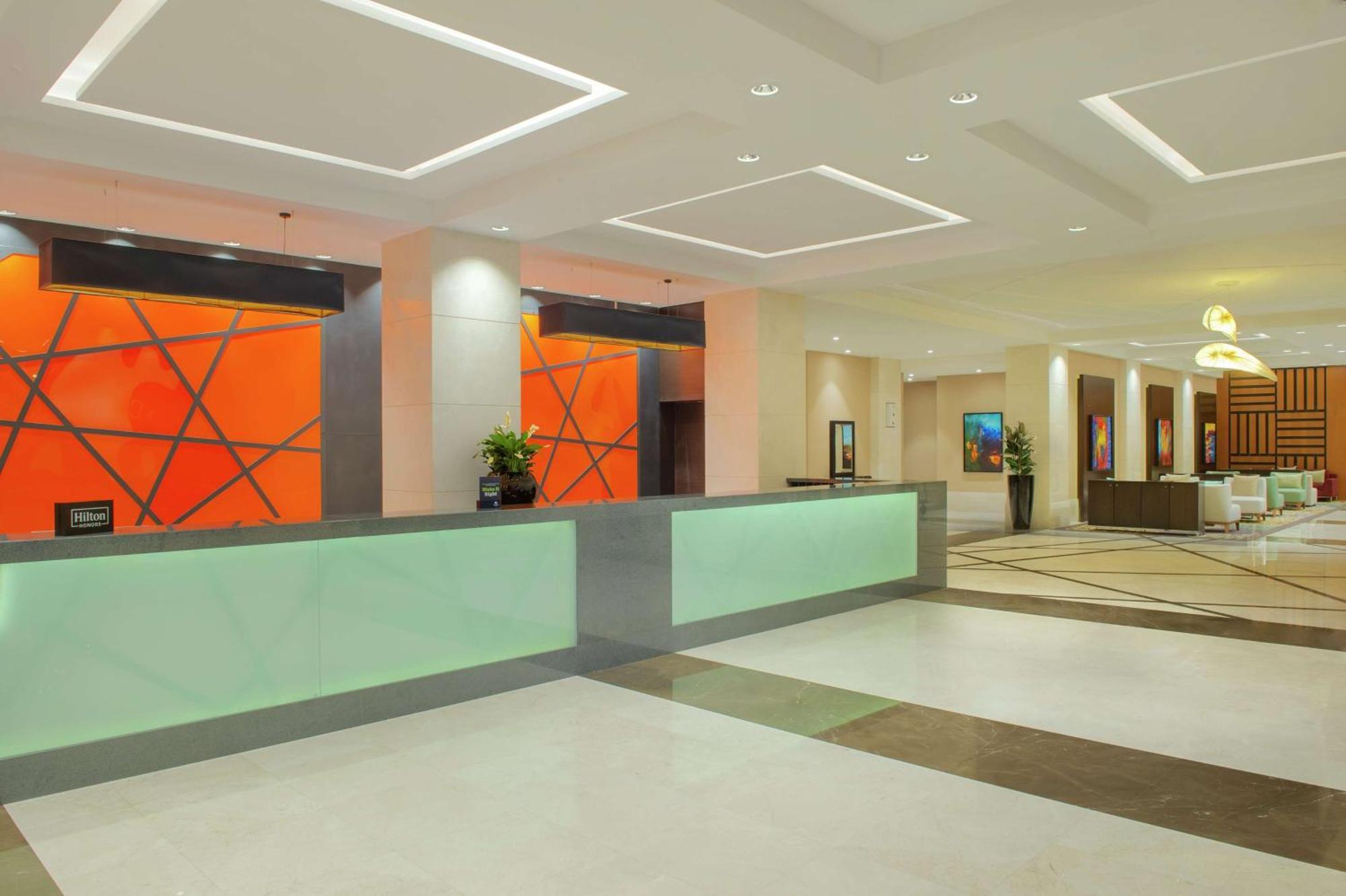 Doubletree By Hilton Doha - Al Sadd Ξενοδοχείο Εξωτερικό φωτογραφία Lobby
